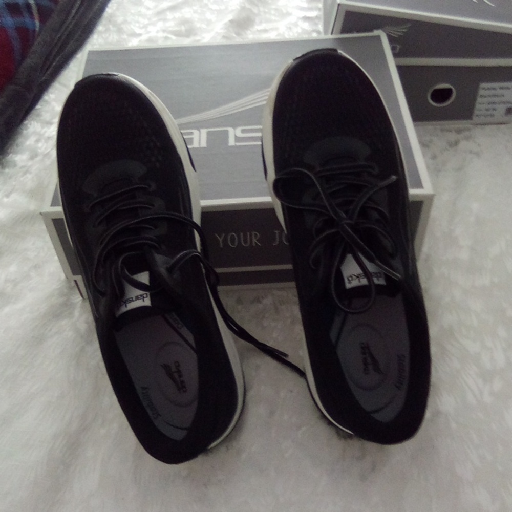 Shoes - Picture 3 of 4